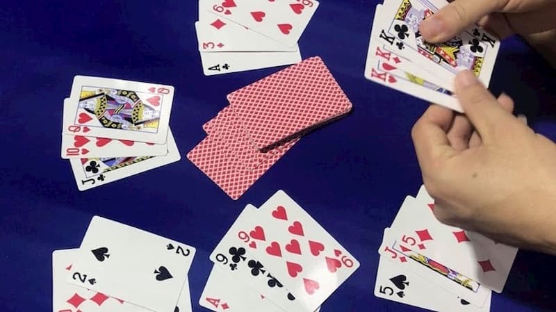 Bí quyết làm giàu từ poker của các chuyên gia