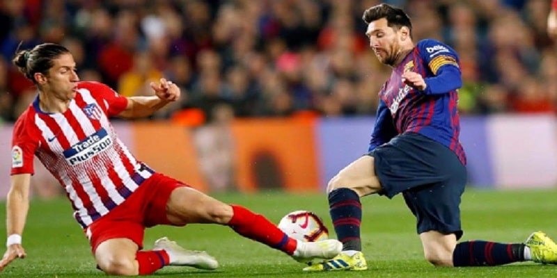 Tackling Trong Bóng Đá Là Gì? Cách Thực Hiện Tackling Hiệu Quả