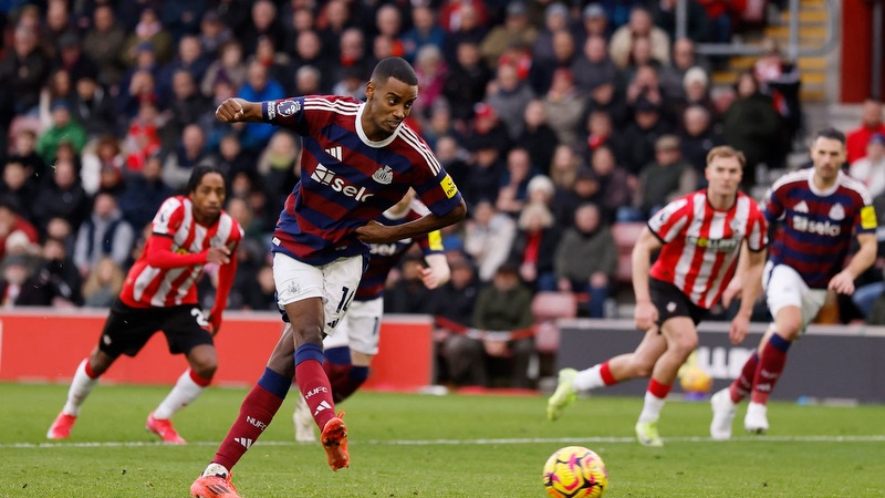 Được coi là tiền đạo xuất sắc nhất châu Âu hiện nay Cầu thủ Alexander Isak - Vươn lên để trở thành số 1