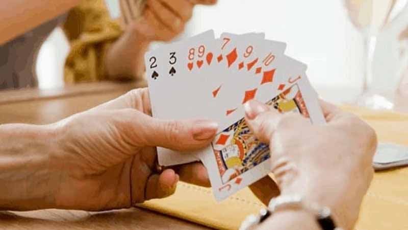 Bài Tiến Lên bao nhiêu lá? Cách chơi, cách chia bài và luật chi tiết cho người mới - Top Game