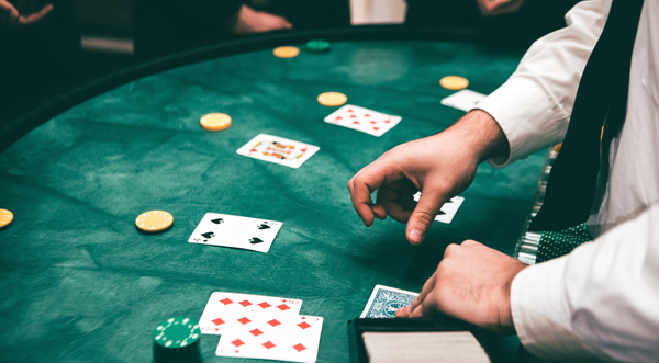 Bật Mí Mẹo Tính Xác Suất Outs Và ODDS Trong Poker Hiệu Quả