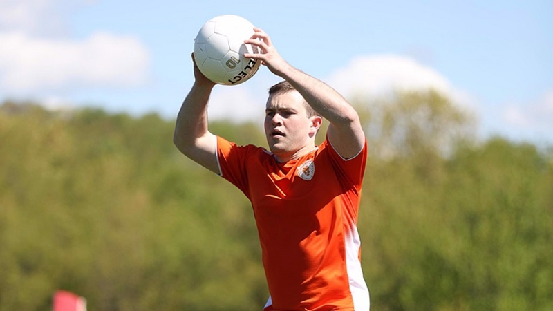 Khám Phá Luật Ném Biên Trong Bóng Đá Và Tầm Quan Trọng