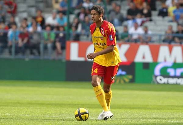 Số áo Varane ở Real Madrid, MU, Lens và đội tuyển Pháp