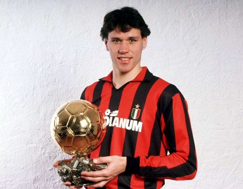 Marco van Basten: Thiên tài làm thay đổi lịch sử bóng đá