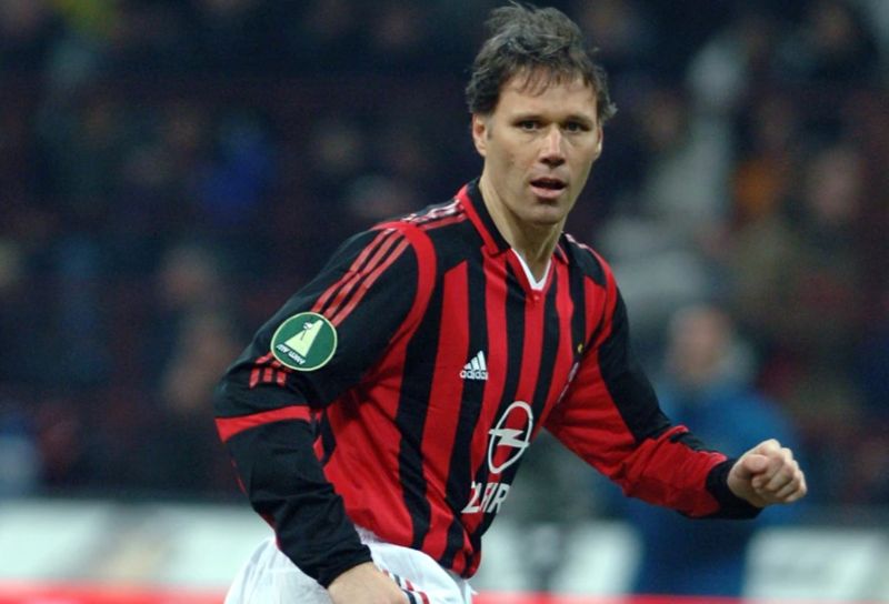 Marco van Basten: Thiên tài làm thay đổi lịch sử bóng đá