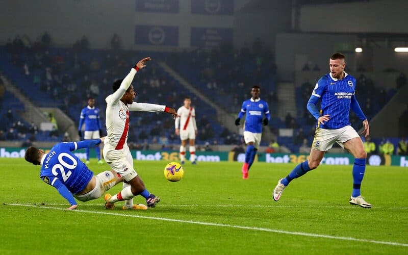 Đá phạt đền là gì trong bóng đá