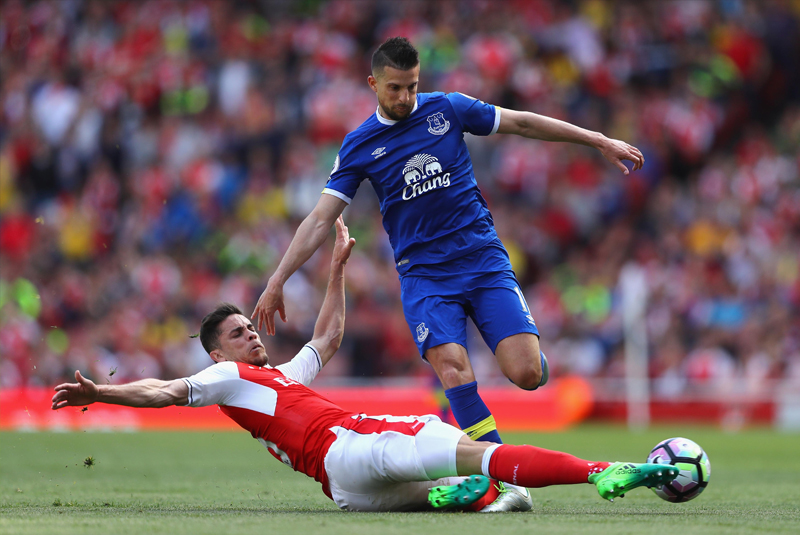 Hướng Dẫn Kỹ Thuật Tắc Bóng Trượt Chuẩn Hậu Vệ Hiện Đại Chi Tiết