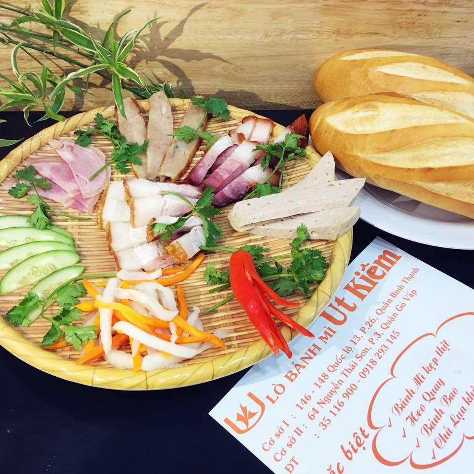 Xe bánh mì Út Kiêm tại Bình Thạnh