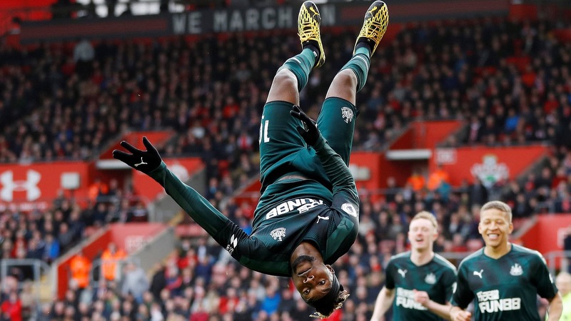 Có thể thấy rõ cầu thủ Allan Saint-Maximin rất tự tin với bản thân mình Cầu thủ Allan Saint-Maximin - Tự tin làm nên khác lạ