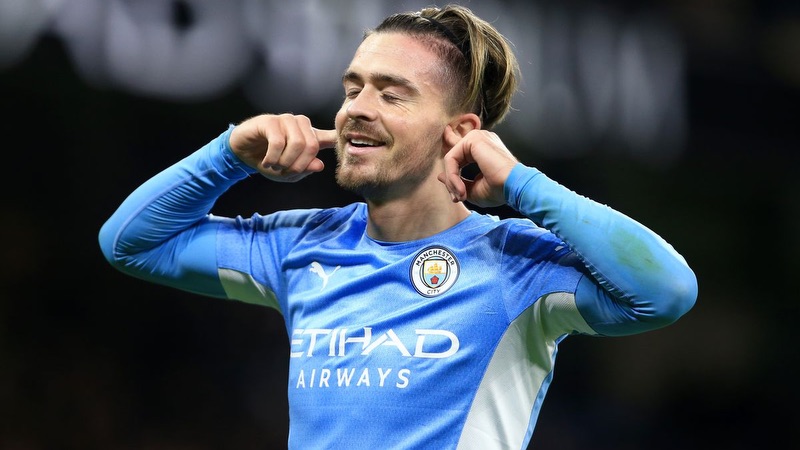 Sau đó cũng gây chấn động lớn khi đến with Man City Cầu thủ Jack Grealish - Bản sao bất thành của Beckham