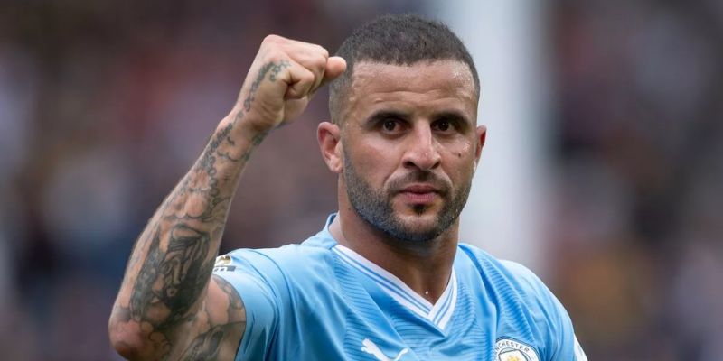Kyle Walker gặt hái thành công vang dội cùng Man City